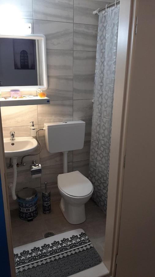 Apartment Kotetsi - To Let - - Chios