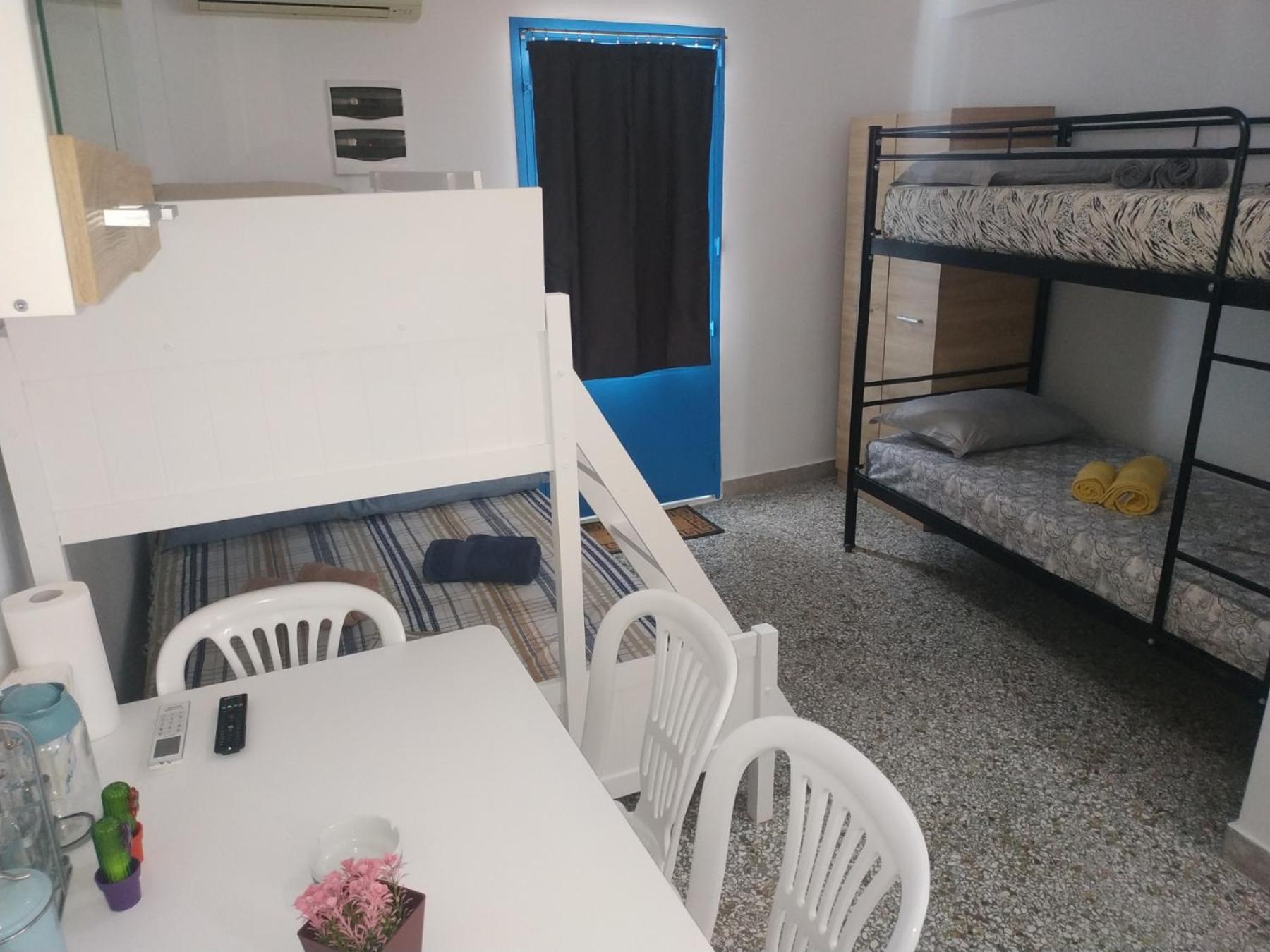 Apartment Kotetsi - To Let - - Chios *